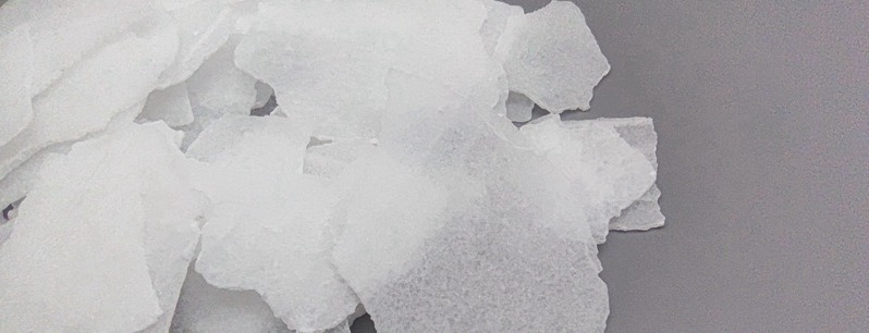 Soda caustica en escamas precio bajo stock listo para envío